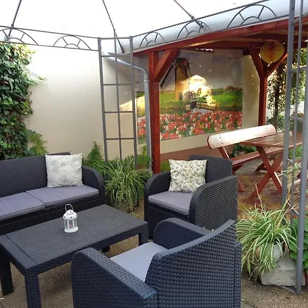 Napsugar Vendeghaz Lejlighed *