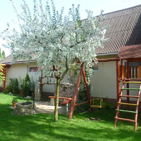 Napsugár Apartman
